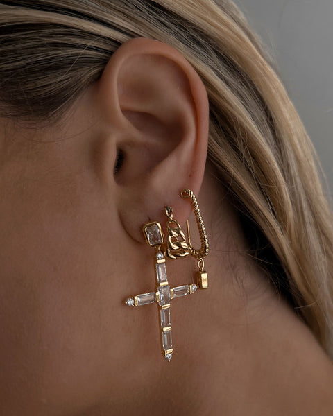 Louis Vuitton AW15  Louis vuitton, Safety pin earrings, Aw15